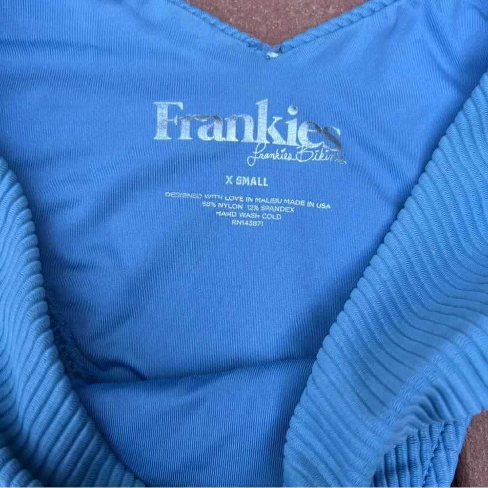 Frankies Bikinis euc light